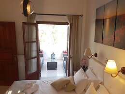 Santorini Family Apartments