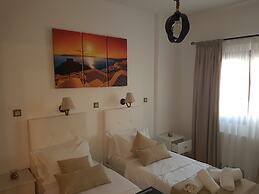 Santorini Family Apartments