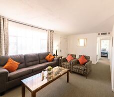 1 or 3 Bedroom Apartment with Full Kitchen