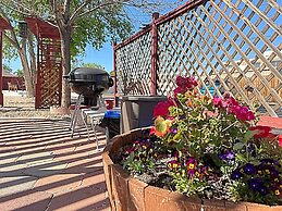 1 or 3 Bedroom Apartment with Full Kitchen