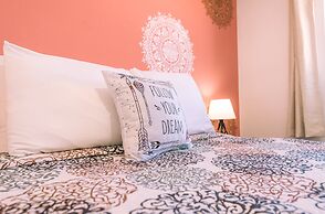 1 or 3 Bedroom Apartment with Full Kitchen