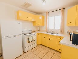 1 or 3 Bedroom Apartment with Full Kitchen