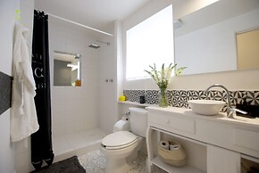 Black & White Apartment