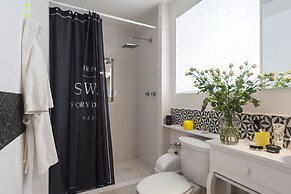 Black & White Apartment