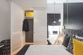 Black & White Apartment