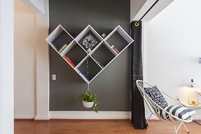 Black & White Apartment