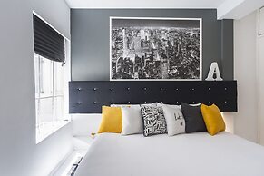 Black & White Apartment