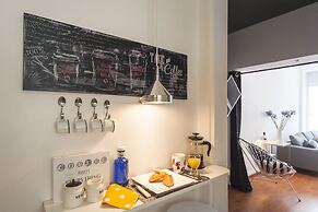 Black & White Apartment