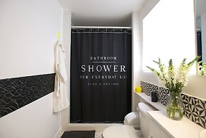 Black & White Apartment