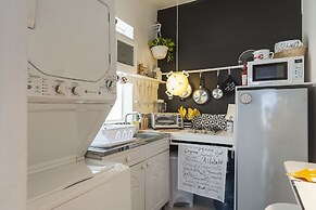 Black & White Apartment