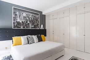 Black & White Apartment