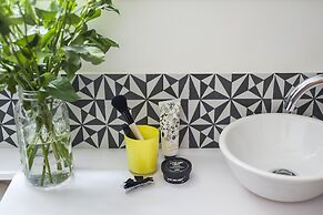 Black & White Apartment