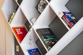 Black & White Apartment