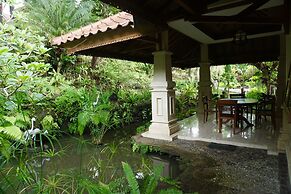 Gunung Paradis Retreat