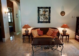 Gunung Paradis Retreat