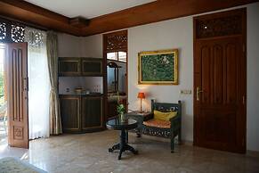 Gunung Paradis Retreat