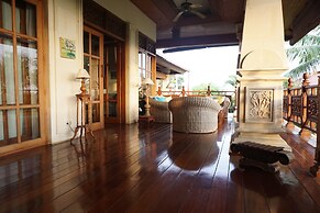 Gunung Paradis Retreat