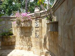 Gunung Paradis Retreat