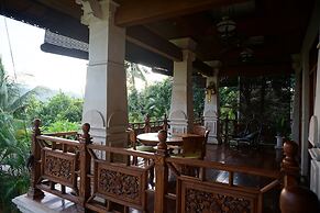 Gunung Paradis Retreat