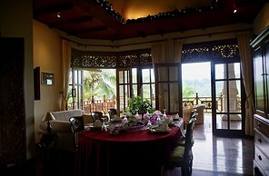 Gunung Paradis Retreat