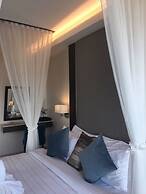 La Playa Beach Front Pool Villa Cha-am