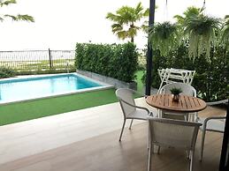 La Playa Beach Front Pool Villa Cha-am