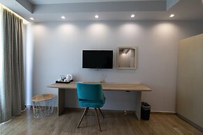 Aianteion Bay Luxury Hotel & Suites