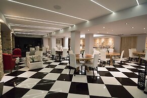 Aianteion Bay Luxury Hotel & Suites