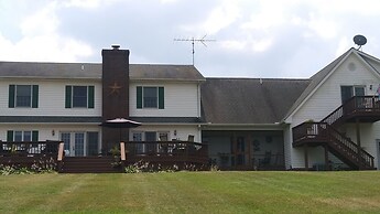 Marvel's on the Creek