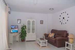 Spacious 2 Bed Apartment in Calahonda