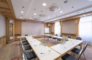 Atomis Hotel Munich Airport by Mercure