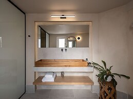 Lithinon Luxury Suites