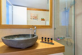 Lithinon Luxury Suites