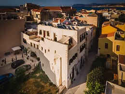 Lithinon Luxury Suites