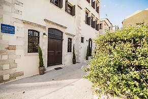 Lithinon Luxury Suites