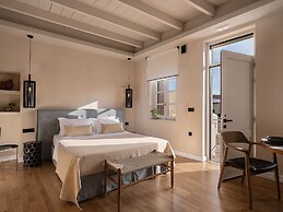 Lithinon Luxury Suites