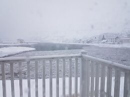 Við Lónið guesthouse