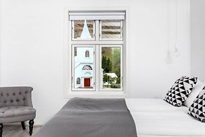 Við Lónið guesthouse