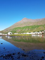 Við Lónið guesthouse