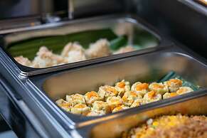 Shining Central Hotel & Spa