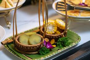 Shining Central Hotel & Spa