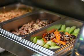 Shining Central Hotel & Spa