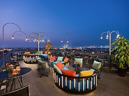 Shining Central Hotel & Spa