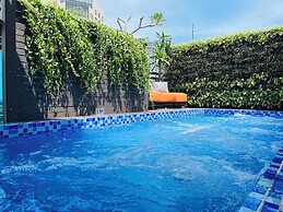 Shining Central Hotel & Spa