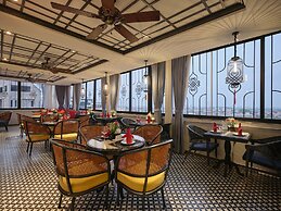 Shining Central Hotel & Spa