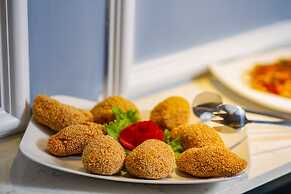 Shining Central Hotel & Spa