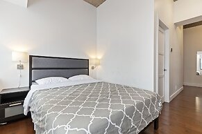 Condotel LeLuxe St-Denis St - mtlFlats