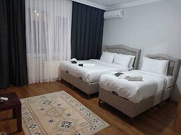 Royal Garden Suite and Hotel