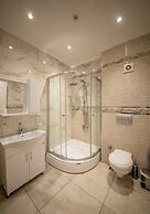 Royal Garden Suite and Hotel