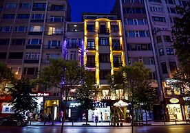 Royal Garden Suite and Hotel